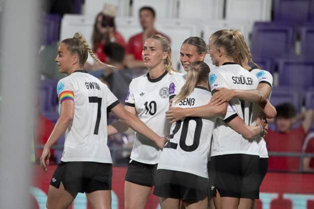 GER, Bremen, Soccer, Womens Soccer, UEFA Womens Nations League, Matchday 6, Austria vs Germany in the picture from l Giulia Gwinn GER 07 , Laura Freigang GER 10 , Elisa Senß GER 20 , Lea Schueller GER 11 , Goal celebration 03 06 2025, Franz Horr Stadium Vienna UEFA REGULATIONS PROHIBIT ANY USE OF PHOTOGRAPHS AS IMAGE SEQUENCES AND OR QUASI VIDEO, Copyright: HMBxMedia PaulxFritz