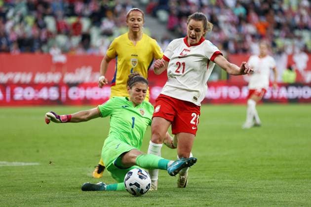 2025.06.03 Gdansk Pilka nozna Liga Narodow UEFA Kobiet Mecz Polska - Rumunia N z Andrea Paraluta Paulina Tomasiak rzut karny Foto Piotr Matusewicz PressFocus 2025.06.03 Gdansk Football UEFA Womens Nations League Poland - Romania Andrea Paraluta Paulina Tomasiak rzut karny Credit: Piotr Matusewicz PressFocus NEWSPIX.PL --- newspix.pl POLAND OUT! 