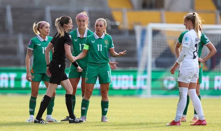 UEFA Women s Nations League 2025, Pairc Ui Chaoimh, Cork 3 6 2025 Republic of Ireland WNT vs Slovenia Ireland s Katie McCabe appeals to Referee Miriama BoÄkova Katie McCabe appeals to Miriama BoÄkova 3 6 2025  Copyright: x INPHO RyanxByrnex RB1_3336
