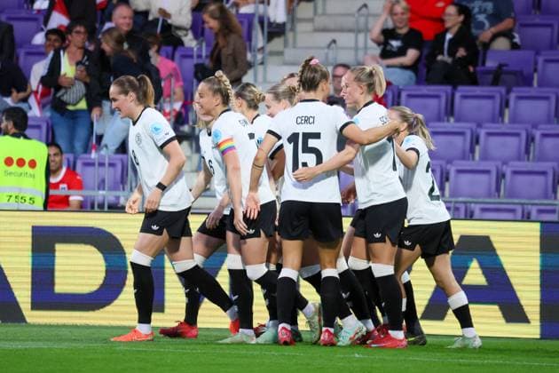 Vienna, Austria 03 June 2025 UEFA Nations League Women 2025 Austria vs Germany Pictured from left is second scorer Sydney Lohmann Germany scores the goal to make it 1-0 for Germany and cheers with her teammates Generali Arena Copyright: xFotostandx xFantinix