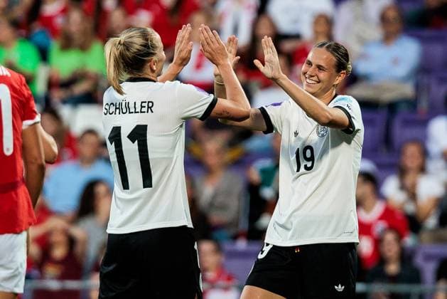 UEFA Womens Nations League Austria Germany 03 06 2025 Lea Schüller cheers for 0 2 Germany, 11 UEFA Womens Nations League Austria Germany Vienna, Franz Horr Stadium on 03 06 2025 Copyright: xBEAUTIFULxSPORTS Wunderlx