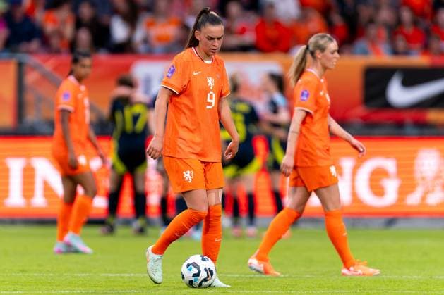 2025-06-03 Netherlands v Scotland - UEFA Women s Nations League 2024 25 Grp A1 MD6 TILBURG, NETHERLANDS - JUNE 3: Romee Leuchter of the Netherlands looks dejected after conceding the team s first goal during the UEFA Women s Nations League 2024 25 Grp A1 MD6 match between Netherlands and Scotland at Koning Willem II Stadion on June 3, 2025 in Tilburg, Netherlands. Tilburg Koning Willem II Stadion Netherlands Content not available for redistribution in The Netherlands directly or indirectly through any third parties. Copyright: xJorisxVerwijstx