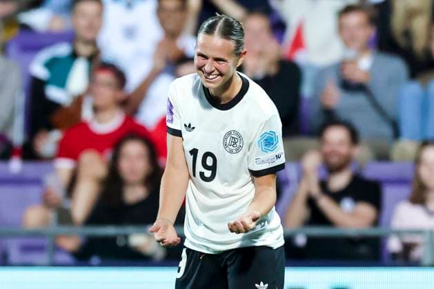 Klara Buehl Germany celebrates after scoring her teams fourth goal, UEFA Women s Nations League 2024 25 Grp A1 MD6, Austria and Germany, Viola Park on 03 June 2025 in Vienna, Austria Photo by Marco Steinbrenner DeFodi Images Klara Buehl Germany celebrates after scoring her teams fourth goal, UEFA Women s Nations League 2024 25 Grp A1 MD6, Austria and Germany, Viola Park, June 3, 2025 in Vienna, Austria Photo by Marco Steinbrenner DeFodi Images