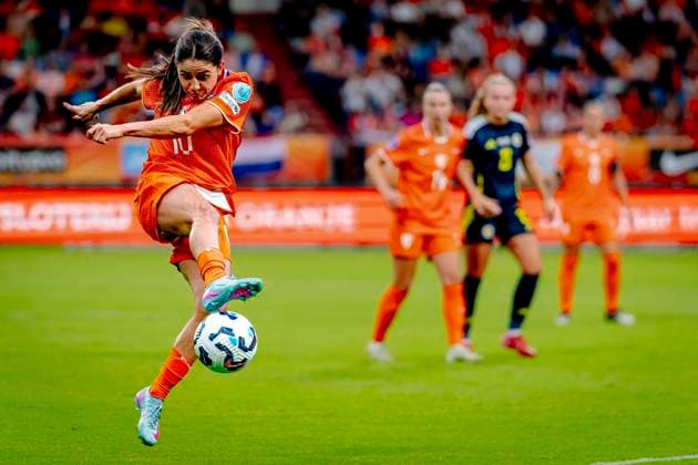Netherlands midfielder Danielle van de Donk during the match Netherlands Scotland women at the Koning Willem II stadium for the UEFA Nations League women season 2024 2025 in TILBURG, Netherlands on 3 june 2025, photo by Marcel van Dorst EYE4images DeFodi Images