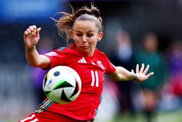 Hannah Cain of Wales. Wales Women v Italy Women, UEFA Women s Nations League - League A - Group 4, Football, Swansea.com Stadium, Swansea, Wales, UK - 03 Jun 2025 EDITORIAL USE ONLY No use with unauthorised audio, video, data, fixture lists, club league logos or live services. Online in-match use limited to 120 images, no video emulation. No use in betting, games or single club league player publications. Copyright: xJamesxMarsh Shutterstockx 15338010bw