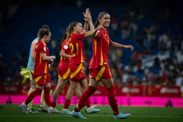Jana Fernandez Spain smiles during a Women s Nations League match between Spain and England at Stage Front Stadium in Barcelona, Barcelona, Spain, on June 03 2025 Photo by Felipe Mondino Copyright: x@FELIPExMONDINOx
