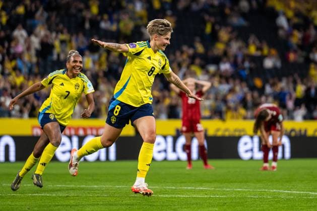 250603 Lina Hurtig of Sweden celebrates after scoring 6 1 during the Women s Nations League football match between Sweden and Denmark on June 3, 2025 in Stockholm Photo Joel Marklund BILDBYRAN kod JM JM0698 fotboll football soccer fotball nations league uefa womens nations league sverige sweden danmark denmark dam bbeng bbauto jubel  Copyright: JOELxMARKLUND BB250603JM091