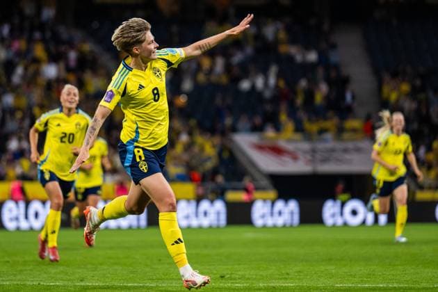 250603 Lina Hurtig of Sweden celebrates after scoring 6 1 during the Women s Nations League football match between Sweden and Denmark on June 3, 2025 in Stockholm Photo Joel Marklund BILDBYRAN kod JM JM0698 fotboll football soccer fotball nations league uefa womens nations league sverige sweden danmark denmark dam bbeng bbauto jubel  Copyright: JOELxMARKLUND BB250603JM093