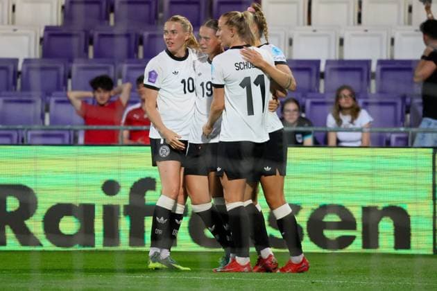 Vienna, Austria 03 June 2025 UEFA Nations League Women 2025 Austria vs Germany In the picture goal scorer Selina Cerci Germany , hidden in the picture, scores the goal to make it 3 0 for Germany and cheers with her teammates Generali Arena Copyright: xFotostandx xFantinix