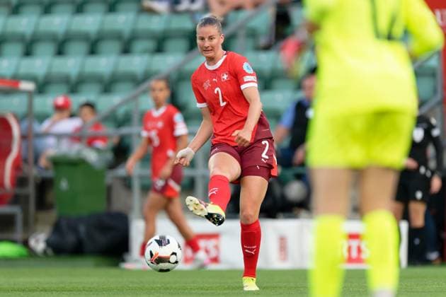 Sion, Switzerland, June 03 2025 : Julia Stierli (2 Switzerland) pass the ball during the UEFA Women s Nations League game between Switzerland and Norway at Stade de Tourbillon in Sion, Switzerland (Giuseppe Velletri SPP) Copyright: xGiuseppexVelletrix xSPPx spp-en-GiVeSp-DZ9_7767