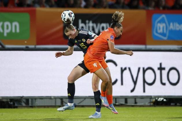 TILBURG - (l-r) Jenna Clark of Scotland, Chasity Grant of Holland during the Nations League match between the Netherlands and Scotland at Koning Willem II Stadium on June 3, 2025 in Tilburg, Netherlands. ANP BART STOUTJESDIJK xVIxANPxSportx xxANPxIVx 529252478 originalFilename: 529252478.jpg