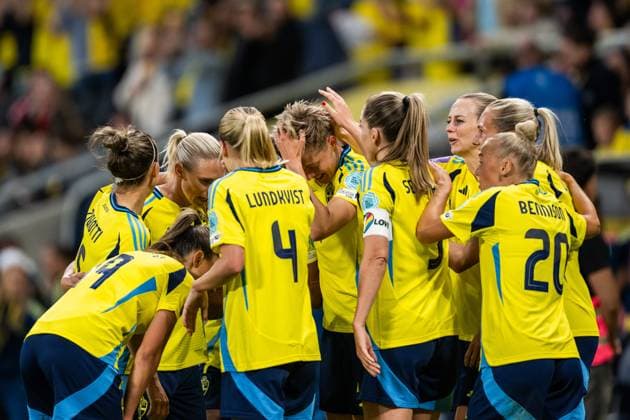 250603 Lina Hurtig of Sweden celebrates with team mates after scoring 6 1 during the Women s Nations League football match between Sweden and Denmark on June 3, 2025 in Stockholm Photo Joel Marklund BILDBYRAN kod JM JM0698 fotboll football soccer fotball nations league uefa womens nations league sverige sweden danmark denmark dam bbeng bbauto jubel  Copyright: JOELxMARKLUND BB250603JM131