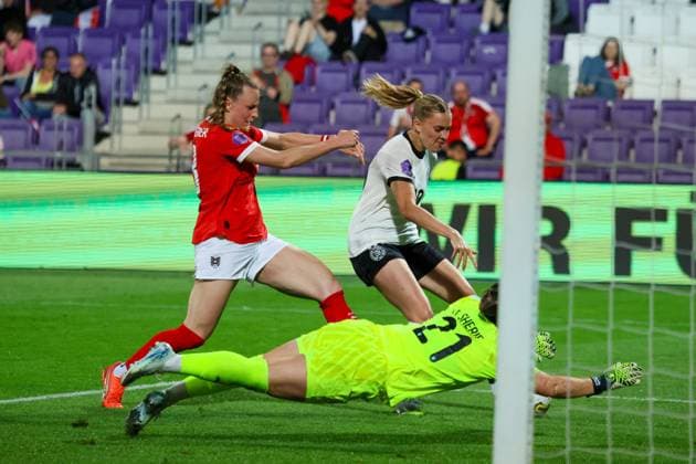 Vienna, Austria 03 June 2025 UEFA Nations League Women 2025 Austria vs Germany In the picture from left the second scorer Laura Freigang Germany scores the goal to make it 6 0 for Germany Generali Arena Copyright: xFotostandx xFantinix