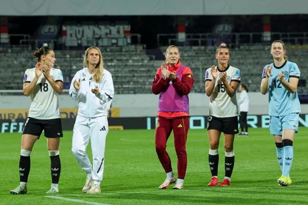 Giovanna Hoffmann Germany , Klara Buehl Germany , goalkeeper Ena Mahmutovic Germany , Selina Cerci Germany and goalkeeper Stina Johannes Germany cheer, UEFA Women s Nations League 2024 25 Grp A1 MD6, Austria and Germany, Viola Park on June 03, 2025 in Vienna, Austria Photo by Marco Steinbrenner DeFodi Images Giovanna Hoffmann Germany , Klara Buehl Germany , goalkeeper Ena Mahmutovic Germany , Selina Cerci Germany and goalkeeper Stina Johannes Germany cheer, UEFA Women s Nations League 2024 25 Grp A1 MD6, Austria and Germany, Viola Park, June 3, 2025 in Vienna, Austria Photo by Marco Steinbrenner DeFodi Images