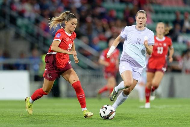 Sion, Switzerland, June 03 2025 : Viola Calligaris (18 Switzerland) in action (close up) Elisabeth Terland (19 Norway) during the UEFA Women s Nations League game between Switzerland and Norway at Stade de Tourbillon in Sion, Switzerland (Giuseppe Velletri SPP) Copyright: xGiuseppexVelletrix xSPPx spp-en-GiVeSp-DZ9_8028