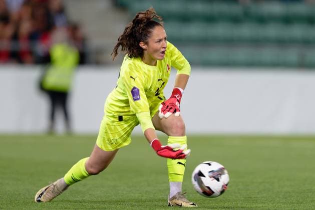 Sion, Switzerland, June 03 2025 : Livia Peng (12 Switzerland) pass the ball during the UEFA Women s Nations League game between Switzerland and Norway at Stade de Tourbillon in Sion, Switzerland (Giuseppe Velletri SPP) Copyright: xGiuseppexVelletrix xSPPx spp-en-GiVeSp-DZ9_8099