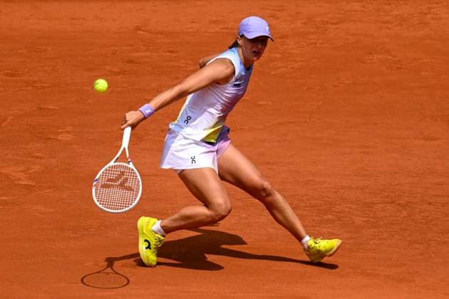 Roland Garros 2025: Iga Swiatek (POL) faces Elina Svitolina (UKR) in the quarter-finals of the Grand Slam tournament, on the Philippe Chatrier court, in Paris, on June 3, 2025, at the Roland-Garros stadium, - 03 06 2025 - France Ile-de-France (region) Paris -  JulienxMattiax xLexPictorium LePictorium_0309745