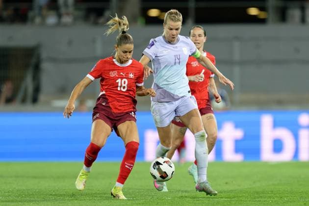 Sion, Switzerland, June 03 2025 : Ada Hegerberg (14 Norway) Viola Calligaris (18 Switzerland) battle for the ball (duel) during the UEFA Women s Nations League game between Switzerland and Norway at Stade de Tourbillon in Sion, Switzerland (Giuseppe Velletri SPP) Copyright: xGiuseppexVelletrix xSPPx spp-en-GiVeSp-DZ9_8106