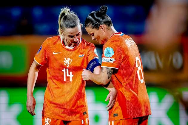 Netherlands midfielder Jackie Groenen, Netherlands midfielder Sherida Spitse during the match Netherlands Scotland women at the Koning Willem II stadium for the UEFA Nations League women season 2024 2025 in TILBURG, Netherlands on 3 june 2025, photo by Marcel van Dorst EYE4images DeFodi Images