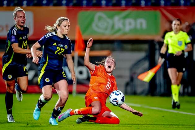 Scotland midfielder Erin Cuthbert, Netherlands midfielder Wieke Kaptein during the match Netherlands Scotland women at the Koning Willem II stadium for the UEFA Nations League women season 2024 2025 in TILBURG, Netherlands on 3 june 2025, photo by Marcel van Dorst EYE4images DeFodi Images