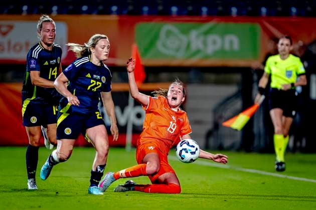 Scotland midfielder Erin Cuthbert, Netherlands midfielder Wieke Kaptein during the match Netherlands Scotland women at the Koning Willem II stadium for the UEFA Nations League women season 2024 2025 in TILBURG, Netherlands on 3 june 2025, photo by Marcel van Dorst EYE4images DeFodi Images