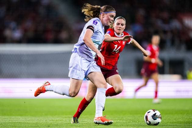 250603 Signe Gaupset of Norway and Smilla Vallotto of Switzerland during the UEFA Women™s Nations League football match between Switzerland and Norway on June 3, 2025 in Sion Photo Marius Simensen BILDBYRAN COP 238 bbeng dam football fotball fotball norge norway soccer sveits switzerland uefa women s nations league  Copyright: MARIUSxSIMENSEN BB250603BB961