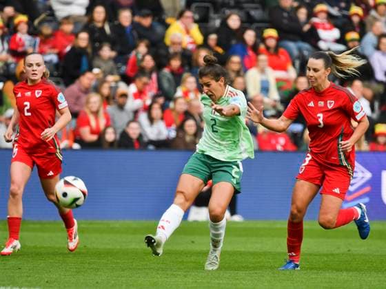 Football - Women™s Nations League - League A - Group 4 - Wales vs Igtaly - Swansea.com Stadium - Tuesday 3rd June 2025 Valentina Bergamaschi ITALY WOMEN shoots at goal COLORSPORT Winston Bynorth 