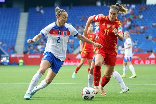 Spain v England - UEFA Women s Nations League Alexia Putellas and Lucy Bronze play during the match between the women s national teams of Spain and England, corresponding to League A of Group 3 of the Women s Nations League, at the RCDE Stadium in Barcelona, Spain, on June 3, 2025. Barcelona Barcelona Spain  Copyright: xUrbanandsportx originalFilename:urbanandsport-spainven250603_np9FF.jpg