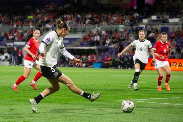 GER, Bremen, Soccer, Womens Soccer, UEFA Womens Nations League, Matchday 6, Austria vs Germany in picture v l Carlotta Wamser GER 05 , Goal shot 03 06 2025, Franz Horr Stadium Vienna UEFA REGULATIONS PROHIBIT ANY USE OF PHOTOGRAPHS AS IMAGE SEQUENCES AND OR QUASI VIDEO, Copyright: HMBxMedia PaulxFritz