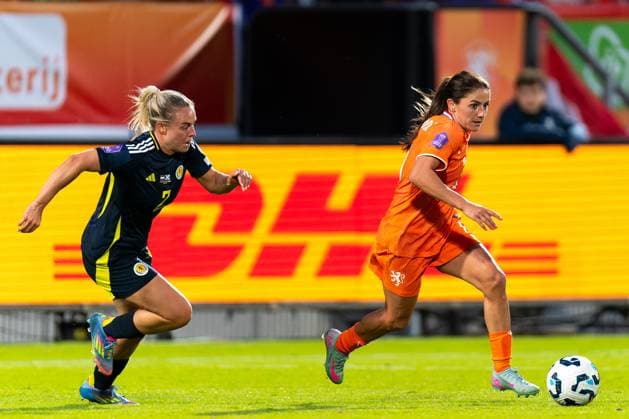 2025-06-03 Netherlands v Scotland - UEFA Women s Nations League 2024 25 Grp A1 MD6 TILBURG, NETHERLANDS - JUNE 3: Emma Watson of Scotland battles for the ball with Danielle van de Donk of the Netherlands during the UEFA Women s Nations League 2024 25 Grp A1 MD6 match between Netherlands and Scotland at Koning Willem II Stadion on June 3, 2025 in Tilburg, Netherlands. Tilburg Koning Willem II Stadion Netherlands Content not available for redistribution in The Netherlands directly or indirectly through any third parties. Copyright: xJorisxVerwijstx