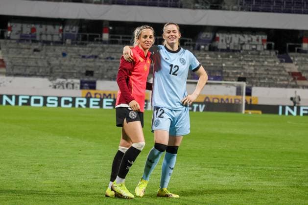 Vienna, Austria 03 June 2025 UEFA Nations League Women 2025 Austria vs Germany Pictured from left Kathrin Hendrich Germany and goalkeeper Stina Johannes Germany Generali Arena Copyright: xFotostandx xFantinix