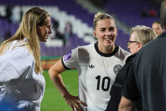Vienna, Austria 03 June 2025 UEFA Nations League Women 2025 Austria vs Germany Pictured from left Klara Bühl Buehl Germany and Laura Freigang Germany Generali Arena Copyright: xFotostandx xFantinix