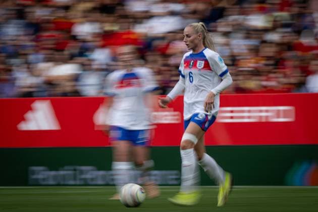 June 3, 2025, Barcelona, Spain: Esme Morgan (England) controls the ball during a Women s Nations League match between Spain and England at Stage Front Stadium. Final Score: Spain 2 - England 1. Barcelona Spain - ZUMAs197 20250603_aaa_s197_224 Copyright: xFelipexMondinox