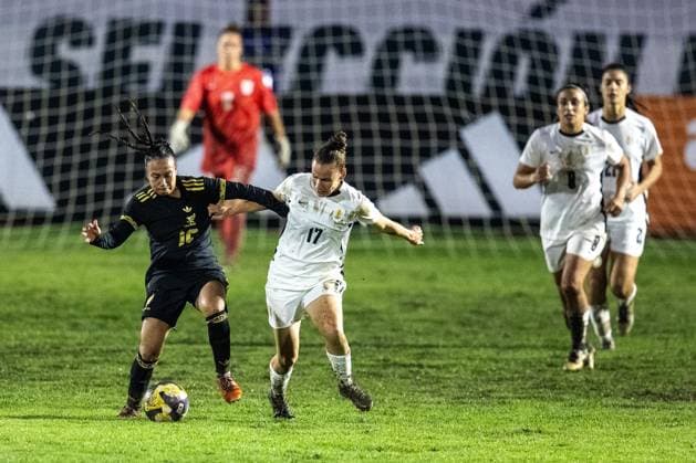 MEXICO VS URUGUAY INTERNATIONAL FRIENDLY MEXICO VS URUGUAY INTERNATIONAL FRIENDLY 03062025 TLAXCALA MEXICO Action photo Karla Nieto L of the Mexico female National Soccer Team fighting for the ball with Pilar Gonzalez of Uruguay R for the ball during interrnational friendly game held at the Tlahuicole Stadium of Tlaxcala Mexico Action photo Karla Nieto I of the Mexico female National Soccer Team fighting for the ball with Pilar Gonzalez of Uruguay D during interrnational friendly game held at the Tlahuicole Stadium of Tlaxcala Mexico Photo by IMAGENSHOP AGENCIA FOTOGRAFICA TLAXCALA TLAXCALA MEXICO Copyright: xIMAGENSHOPxAGENCIAxFOTOGRAFICAx