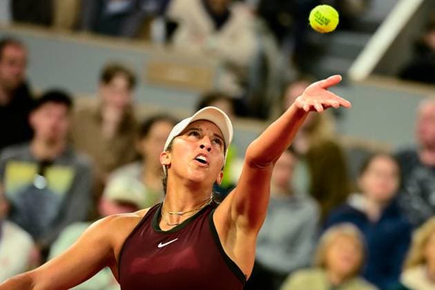 TENNIS : Roland Garros 2025 - Internationaux de France - 04 06 2025 Madison Keys ( USA ) serves during the 2025 French Open at Roland Garros on Juin 04, 2025 in Paris, France. ( Photo Dante Badano PSNewz ) - ParisFrance  Copyright: xx