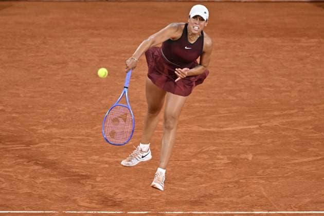 2025 Roland-Garros - Day 11 PARIS, FRANCE - JUNE 04: Madison Keys of US competes against Coco Gauff (not seen) of US during quarter-final women s singles match on day 11 of the French Open tennis tournament on Court Philippe-Chatrier at the Roland-Garros in Paris on June 04, 2025. Burak Akbulut Anadolu Paris France. Editorial use only. Please get in touch for any other usage.  Copyright: x2025xAnadoluxBurakxAkbulutx