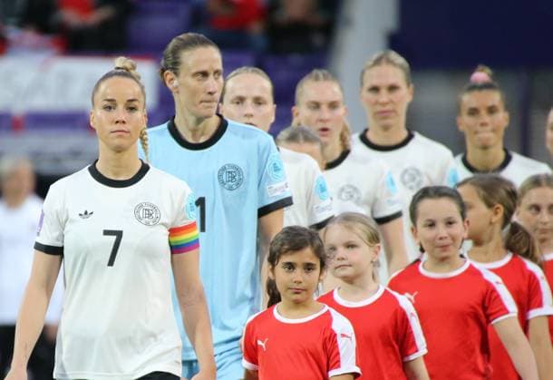 03 06 2025, xgrfx, Football UEFA Women s Nations League , Austria Germany v l Giulia Gwinn, Ann Kathrin Berger, Franziska Kett, Janina Minge, Rebecca Knaak, Selina Cerci German women s national team DFL DFB REGULATIONS PROHIBIT ANY USE OF PHOTOGRAPHS as IMAGE SEQUENCES and or QUASI VIDEO Vienna