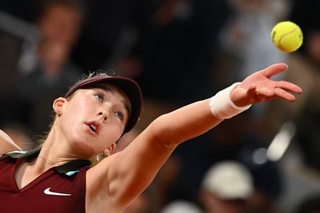 Roland Garros 2025: Mirra Andreeva () faces Lois Boisson (FRA) in the quarter-finals of the Grand Slam tournament, on the Philippe Chatrier court, in Paris, on June 4, 2025, at the Roland-Garros stadium, - 04 06 2025 - France Ile-de-France (region) Paris -  JulienxMattiax xLexPictorium LePictorium_0309855