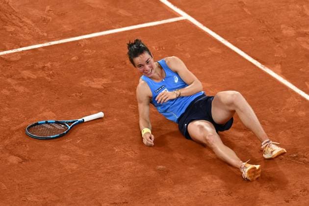 Roland Garros 2025: Lois Boisson (FRA) celebrates her victory against Mirra Andreeva in the quarter-finals of the Grand Slam tournament, on the Philippe Chatrier court, in Paris, on June 4, 2025, at the Roland-Garros stadium, - 04 06 2025 - France Ile-de-France (region) Paris -  JulienxMattiax xLexPictorium LePictorium_0309865