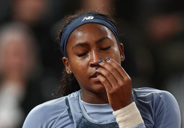 (250604) -- PARIS, June 4, 2025 -- Coco Gauff reacts during the women s singles quarterfinal between Madison Keys of the United States and Coco Gauff of the United States at the French Open tennis tournament at Roland Garros, Paris, France, June 4, 2025. ) (SP)FRANCE-PARIS-TENNIS-FRENCH OPEN-WOMEN S SINGLES-QUARTERFINAL LixJing 