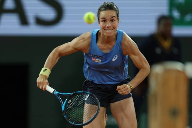 June 4, 2025, Paris, Celestynow, France: LOIS BOISSON of France during the match against Mirra Andreeva in the quarter final of the French Open 2025 at Roland Garros in Paris. Boisson won 7:6 (8-6), 6:3. Paris France - ZUMAc278 20250604_zsp_c278_030 Copyright: xMarcinxCholewinskix