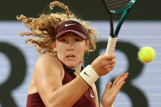 June 4, 2025, Paris, Celestynow, France: MIRRA ANDREEVA during the match against Lois Boisson of France in the quarter final of the French Open 2025 at Roland Garros in Paris. Andreeva lost 6:7 (6-8), 3:6. Paris France - ZUMAc278 20250604_zsp_c278_041 Copyright: xMarcinxCholewinskix