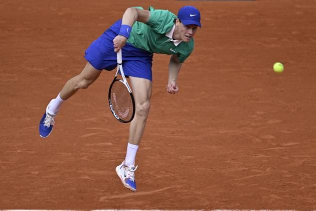 2025 Roland-Garros - Day 11 PARIS, FRANCE - JUNE 4: Jannik Sinner of Italy and Aleksandr Bublik (not seen) of Kazakhstan compete during the Men s Singles Quarter Final match on Day Eleven of the 2025 French Open at Court Philippe-Chatrier in Paris, France on June 4, 2025. Burak Akbulut Anadolu Paris France. Editorial use only. Please get in touch for any other usage.  Copyright: x2025xAnadoluxBurakxAkbulutx