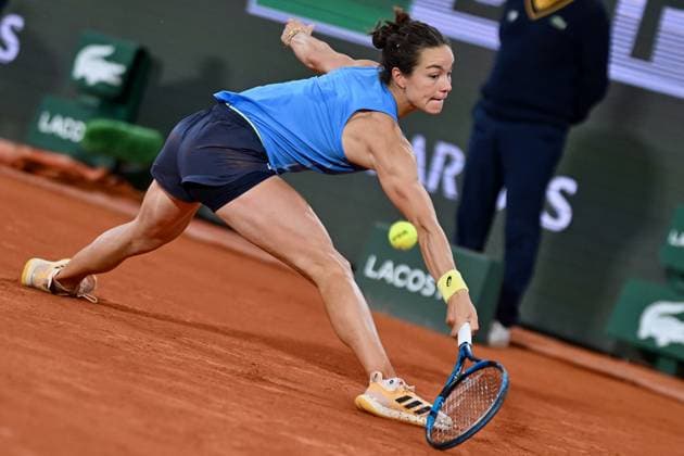 French Open - Lois Boisson Eliminates Mirra Andreeva in The Quarter-Finals Lois Boisson of France plays against Mirra Andreeva of Russia in the quarter finals of the womens singles at Roland Garros on June 4, 2025 in Paris, France. Photo by ABACAPRESS.COM Paris France  Copyright: xABACAx
