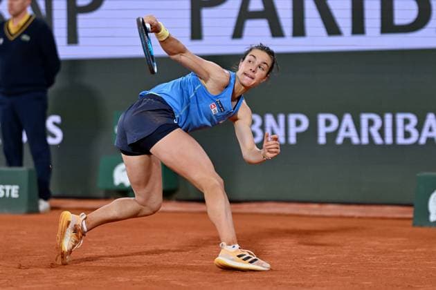 French Open - Lois Boisson Eliminates Mirra Andreeva in The Quarter-Finals Lois Boisson of France plays against Mirra Andreeva of Russia in the quarter finals of the womens singles at Roland Garros on June 4, 2025 in Paris, France. Photo by ABACAPRESS.COM Paris France  Copyright: xABACAx