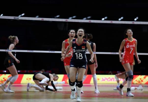 (250604) -- BEIJING, June 4, 2025 -- China s Wang Mengjie (Front) celebrates after winning a point during the pool 3 match between China and Belgium at the Women s Volleyball Nations League (VNL) 2025 at the National Indoor Stadium in Beijing, China, June 4, 2025. ) (SP)CHINA-BEIJING-VOLLEYBALL-VNL-CHINA VS BELGIUM(CN) HanxYan 