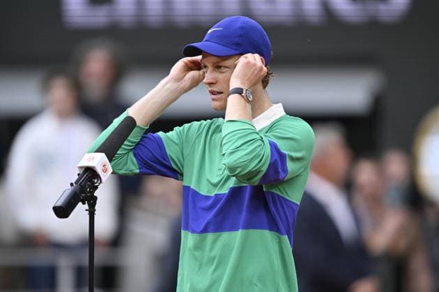 2025 Roland-Garros - Day 11 PARIS, FRANCE - JUNE 4: Jannik Sinner of Italy delivers a victory speech after winning against Aleksandr Bublik (not seen) of Kazakhstan during the Men s Singles Quarter Final match on Day Eleven of the 2025 French Open at Court Philippe-Chatrier in Paris, France on June 4, 2025. Burak Akbulut Anadolu Paris France. Editorial use only. Please get in touch for any other usage.  Copyright: x2025xAnadoluxBurakxAkbulutx