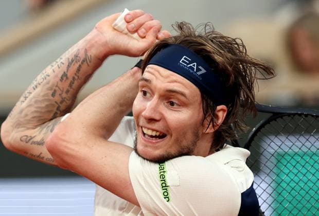 Kazakh Alexander Bublik plays against top-seeded Jannik Sinner of Italy during their quarterfinal match of the French Tennis Open in Roland Garros in Paris, France, on Wednesday, June 4, 2025. Sinner won 6-1, 7-5, 6-0.  PAR20250604112 MAYAxVIDON-WHITE
