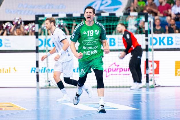 Marius Steinhauser TSV Hannover Burgdorf, No. 19 v l , TSV Hannover Burgdorf green against THW Kiel white on matchday 33 of the 2024 2025 season in the DAIKIN Handball Bundesliga 04 06 2025, ZAG Arena Hannover, GER , Copyright: xJanxGuentherx xTSVxHannover-Burgdorfx
