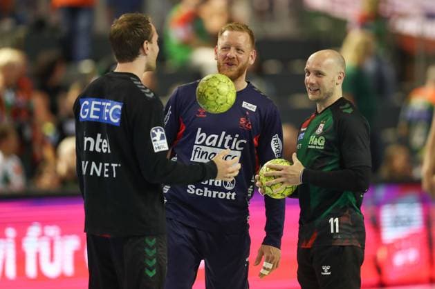 04 06 2025, xtgx, Handball, Daikin HBL, SC Magdeburg SG Flensburg Handewitt v l Felix Claar Magdeburg, 7 , Jim Gottfridsson Flensburg, 24 , Daniel Pettersson Magdeburg, 11 Magdeburg